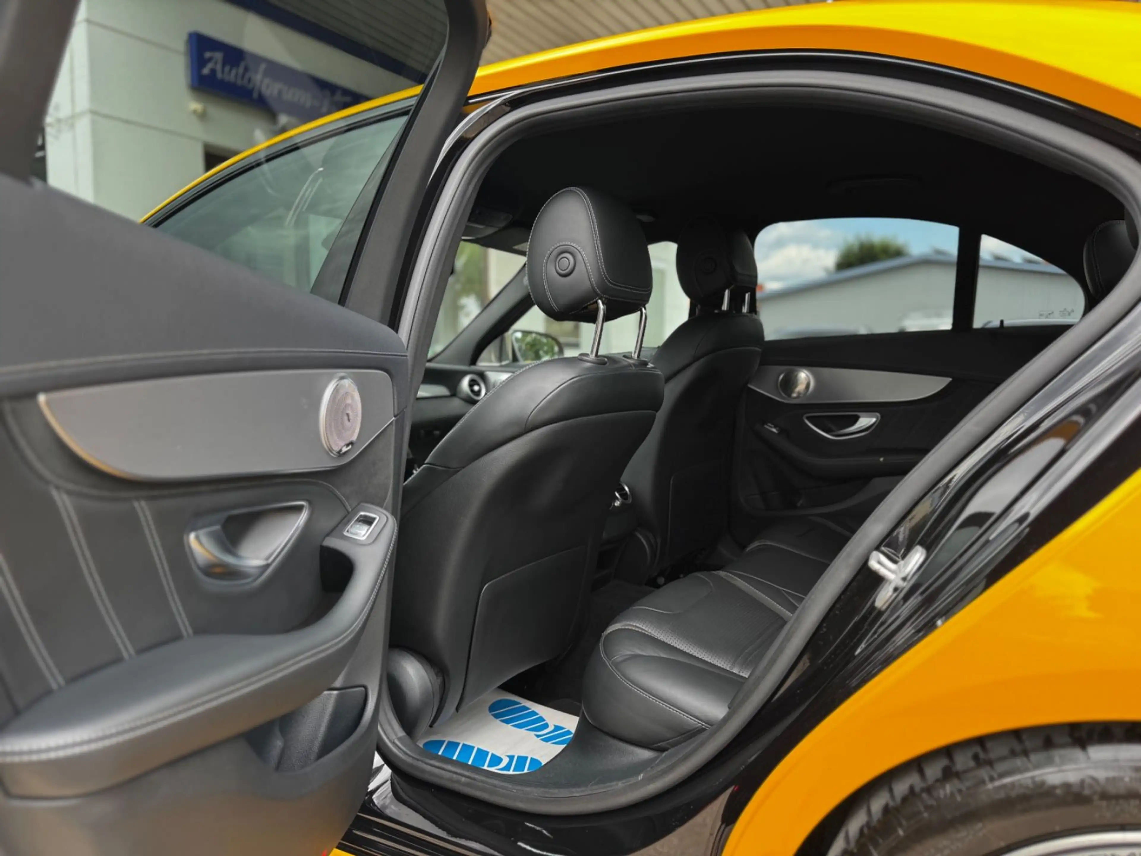 Mercedes-Benz C 63 AMG PERFORMANCE/DISTRONIC+/NIGHT PAKET — photo 10