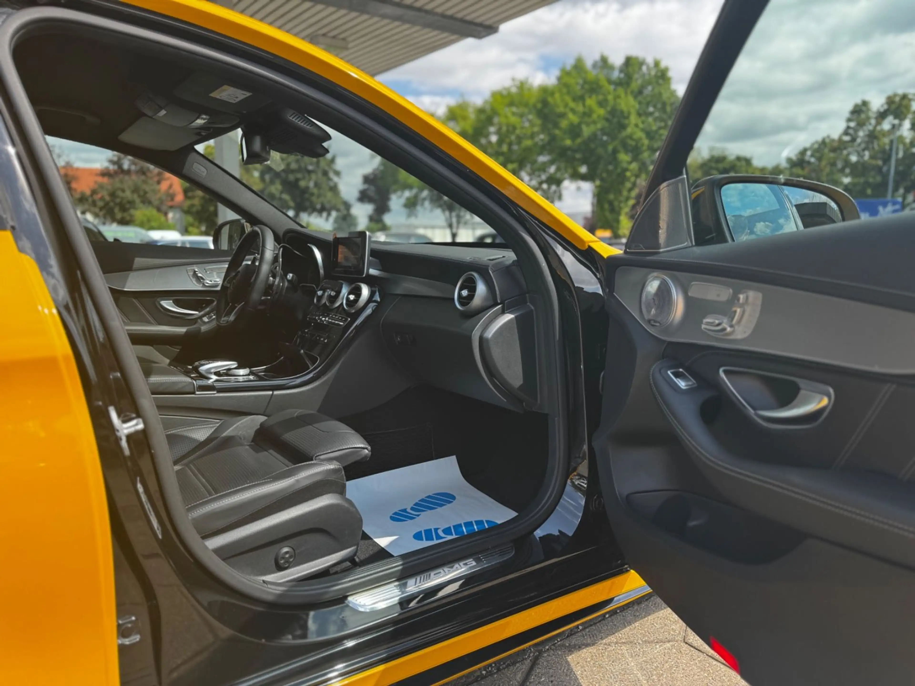 Mercedes-Benz C 63 AMG PERFORMANCE/DISTRONIC+/NIGHT PAKET — photo 12