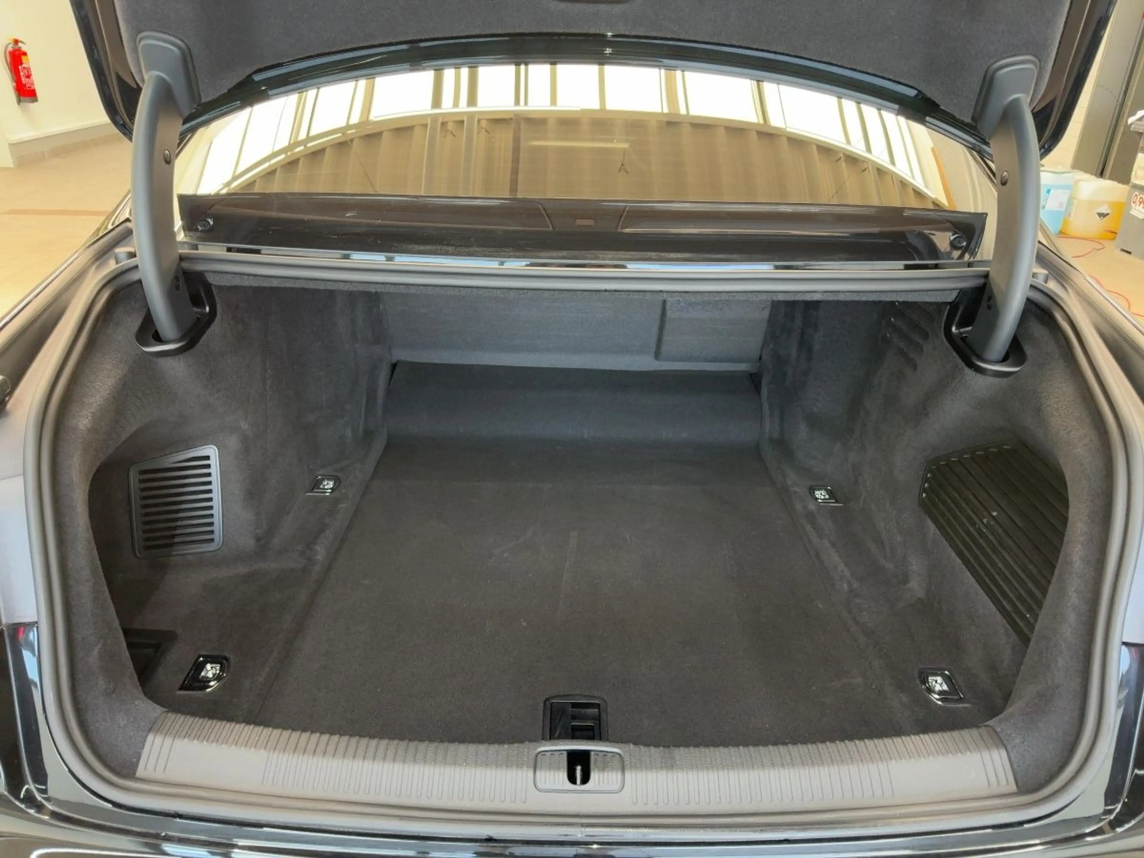 Audi S8 4.0 V8 TFSI Tiptronic quattro Navi LED-Matrix — photo 7
