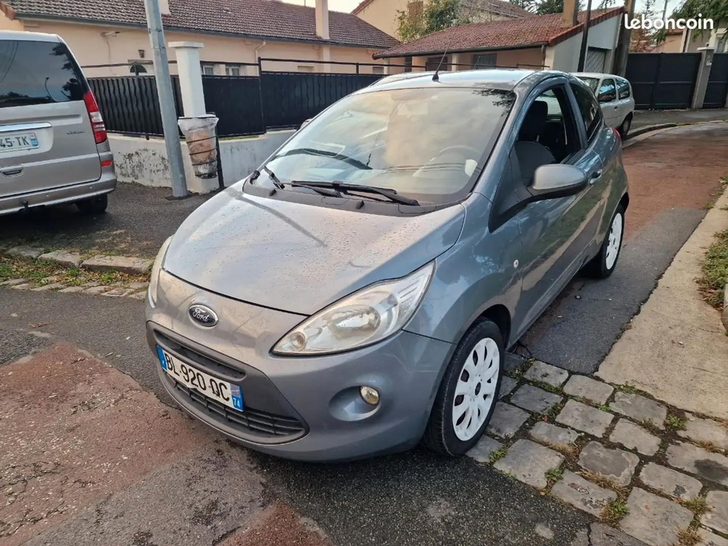 Ford Ka/Ka+ 1.3 tdci 75ch payer en 4x sans frais Gris - 1