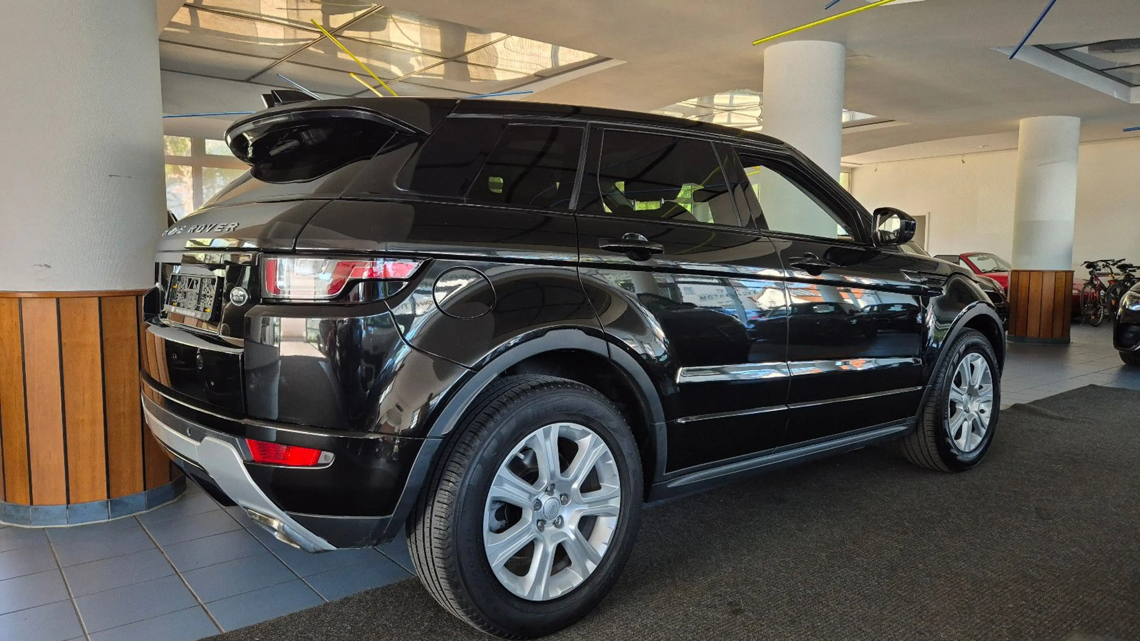 Land Rover Range Rover Evoque Evoque SE Dynamic/Leder/Pano/RFK/SHZ/Temp — photo 5