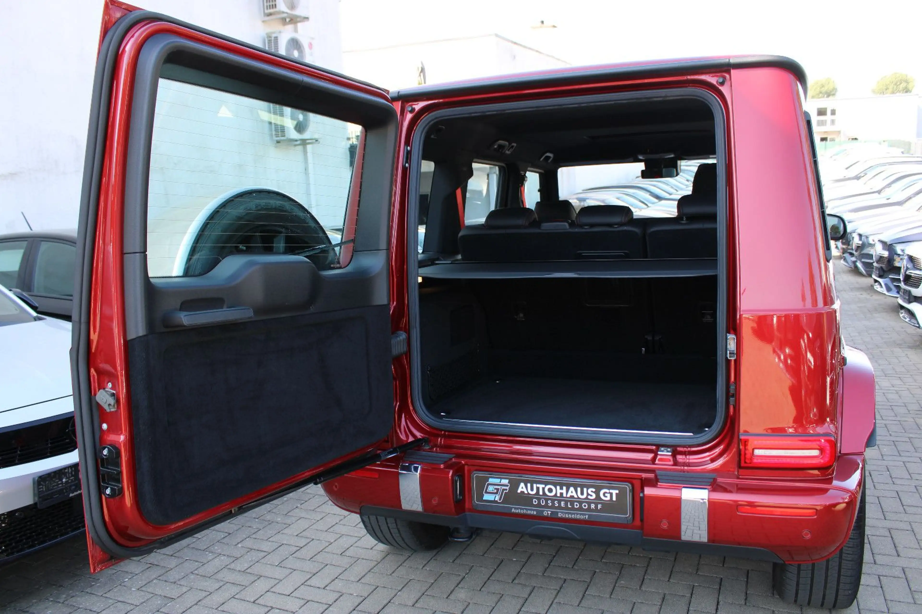 Mercedes-Benz G 350 d/AMG/Night/1.Hd/Glasd/ACC/360°Kam/Burmest — photo 13