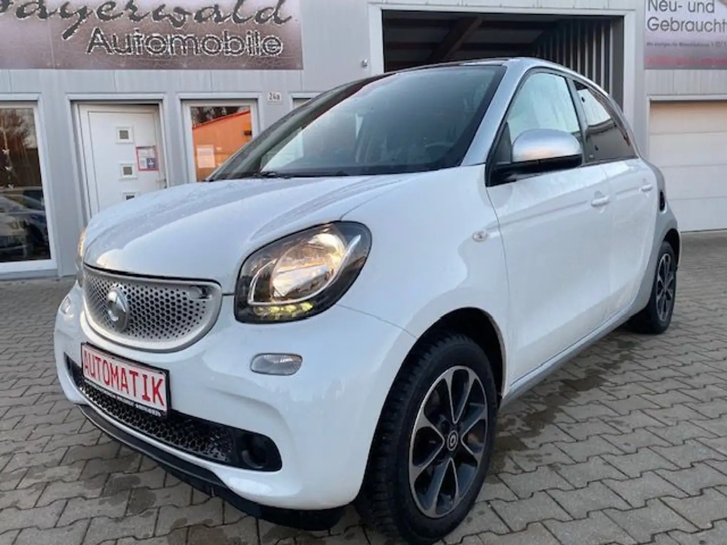 smart forFour 52kW Automatik Klimaaut Glasdach ALU PDC Weiß - 1