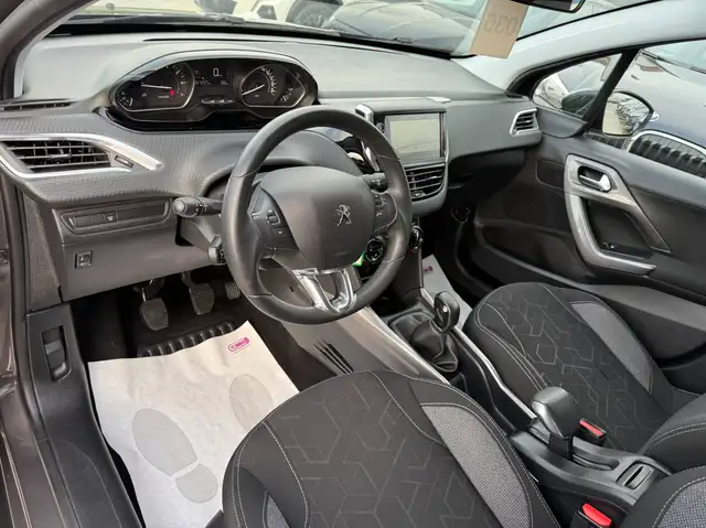 Peugeot 2008 view 12