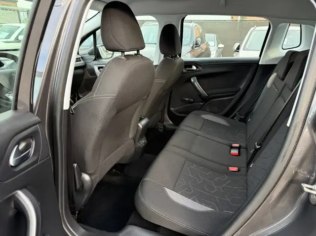 Peugeot 2008 view 13