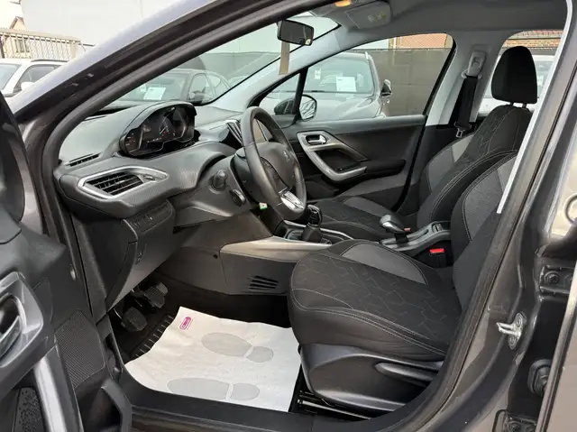 Peugeot 2008 view 11