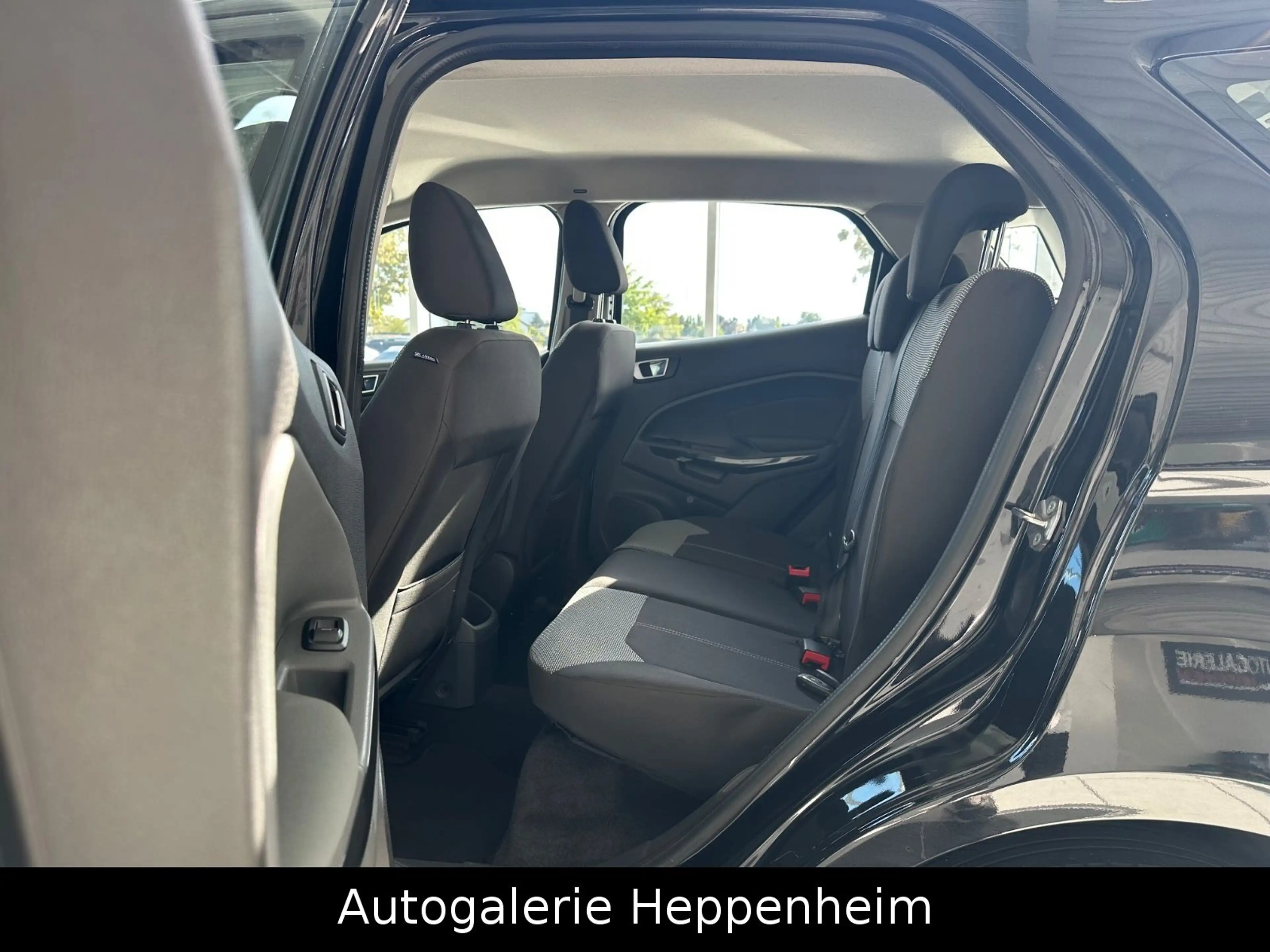 Ford EcoSport Titanium — photo 11