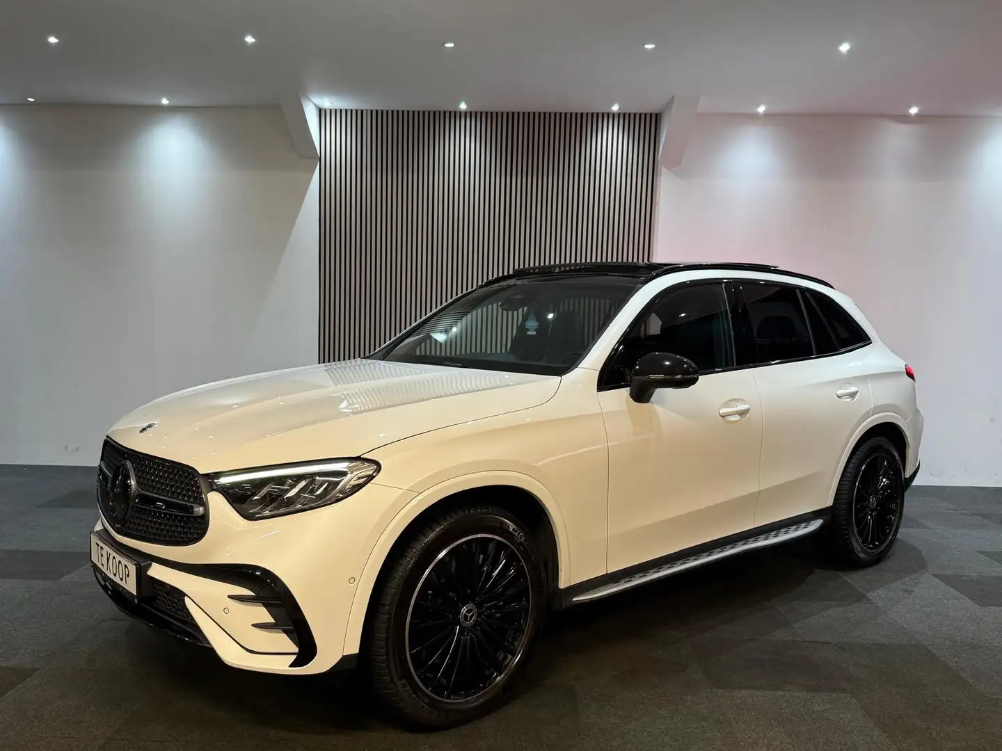 Mercedes-Benz GLC 200 4MATIC AMG Pano l Ambient l Leder l Bom Vol !! l 3 Blanc - 2