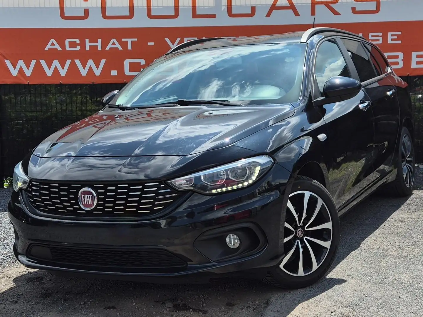 Fiat Tipo 1.4i Lounge (EU6d) Schwarz - 1