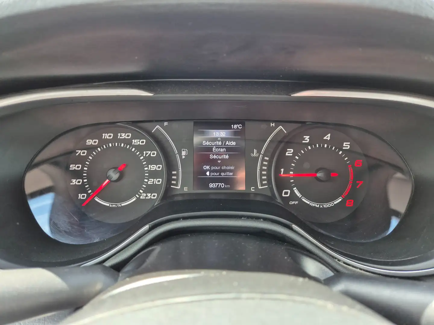 Fiat Tipo 1.4i Lounge (EU6d) Schwarz - 2