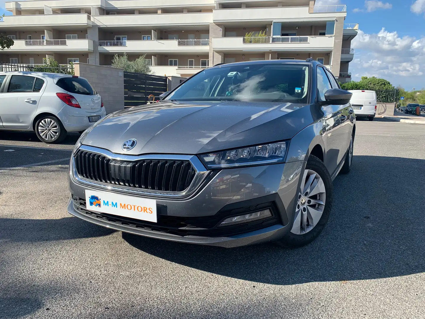 Skoda Octavia Wagon 1.0 e-tec Executive dsg Gris - 1