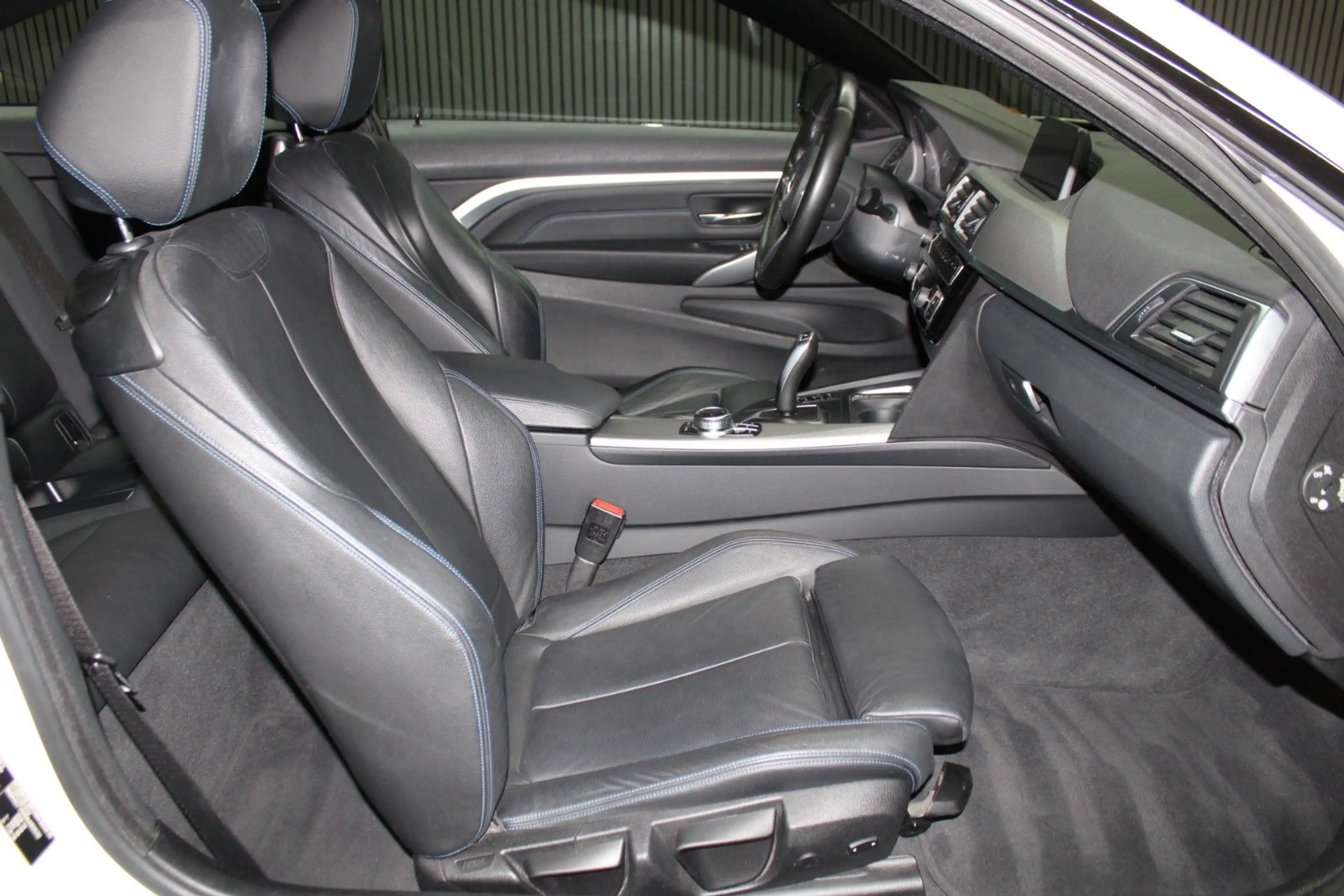 BMW 430 iA Coupe M Sport Automatik Navi LED Leder — photo 14