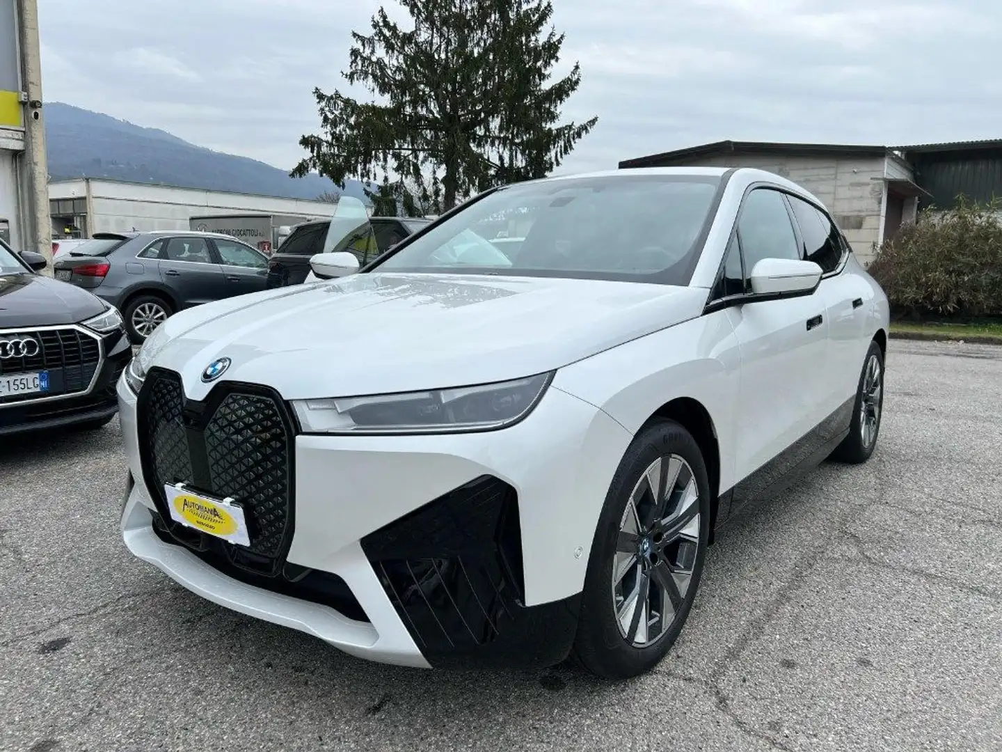 BMW iX xDrive40 Blanc - 2