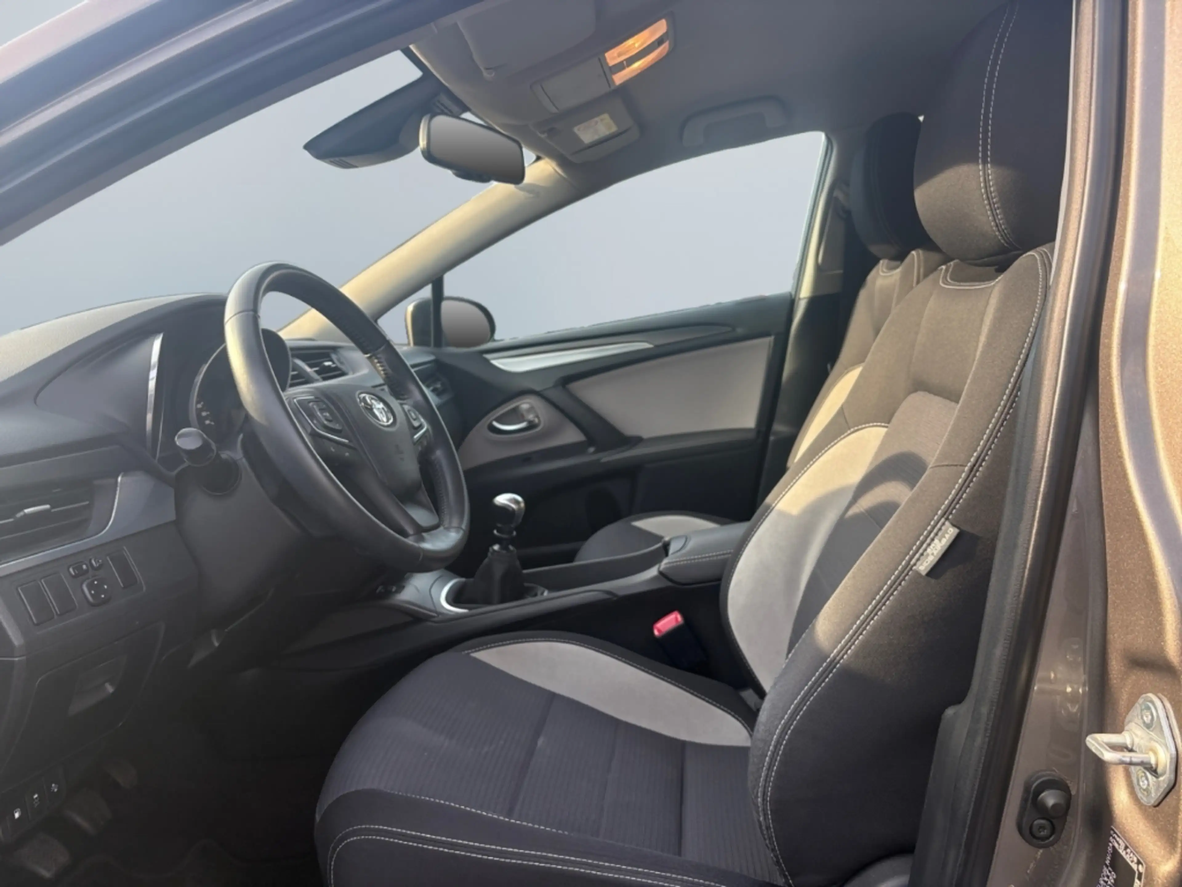 Toyota Avensis 1.8 TS Edition-S+ *LED*Navi*CAM*SHZ*DAB* — photo 9