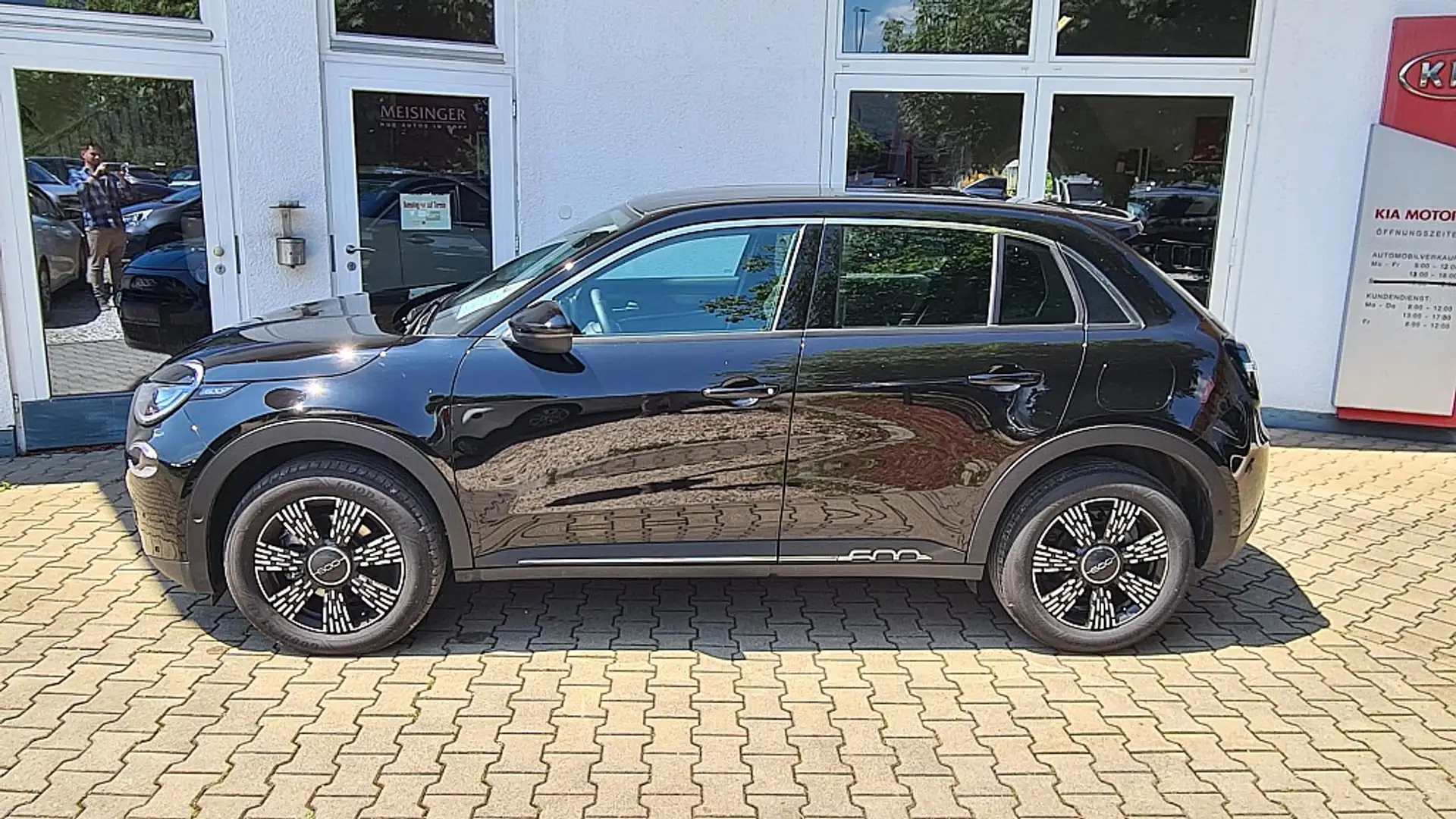 Fiat 600 Hybrid 100 6-Gang eDCT Zwart - 2