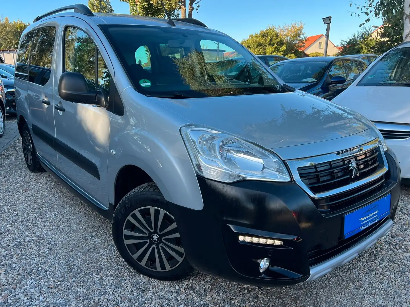 Peugeot Partner Tepee*1.HD*Navi*Kamera*SHZ*Klima*TÜV NEU Gris - 1