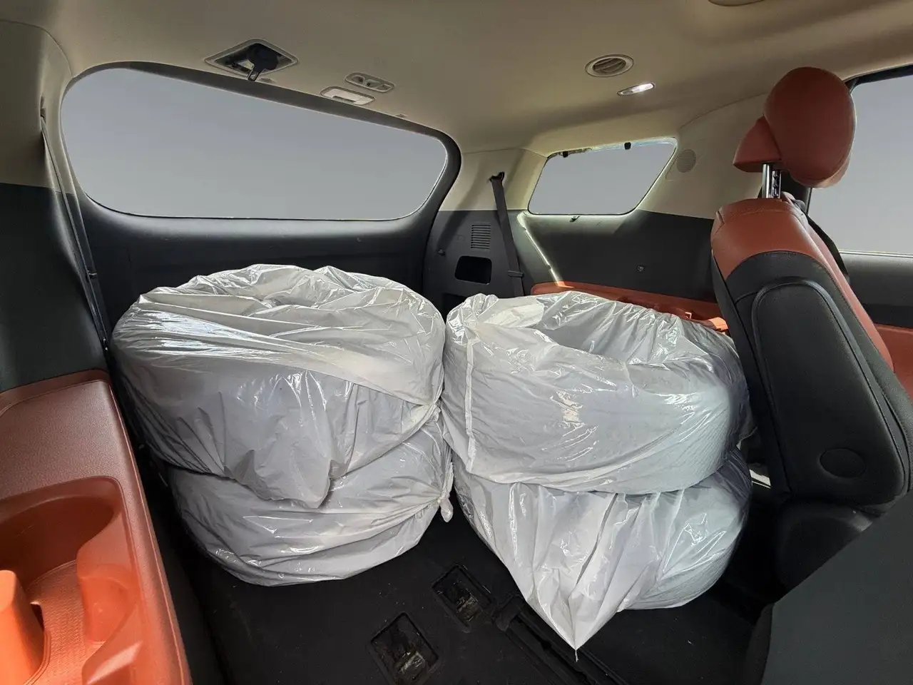 Kia Carnival снимка Kia Carnival
