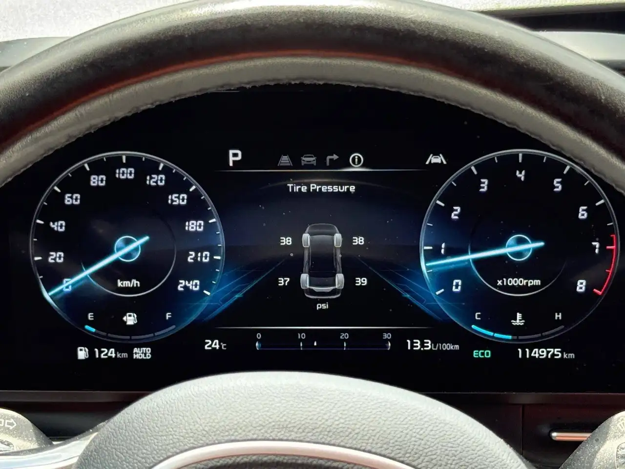 Kia Carnival снимка Kia Carnival