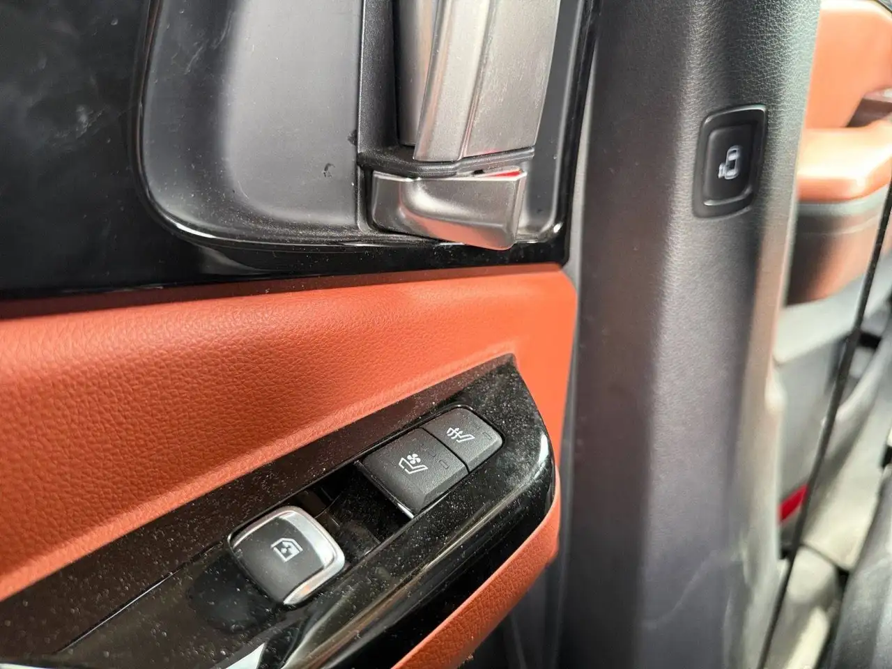 Kia Carnival снимка Kia Carnival