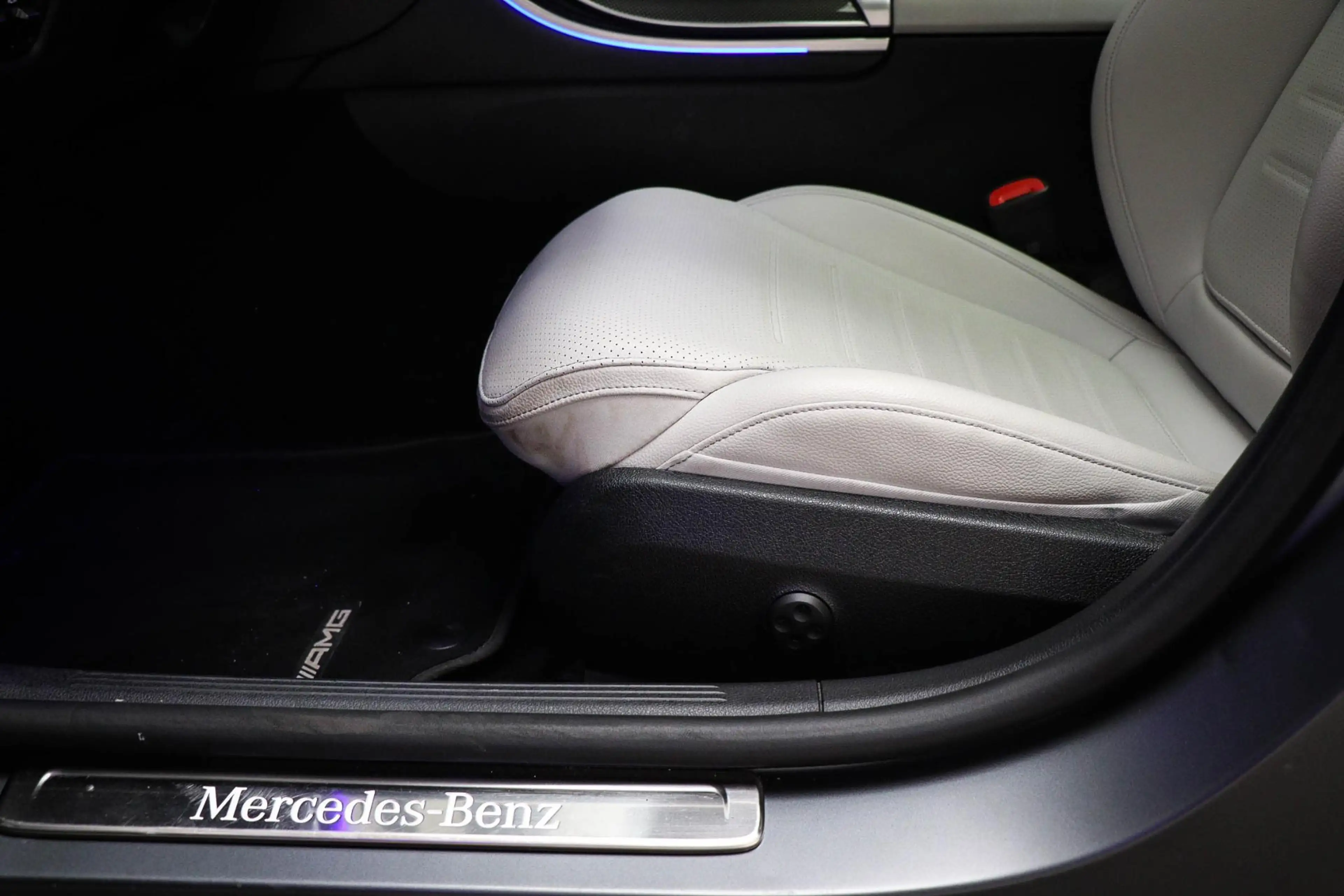 Mercedes-Benz C 300 Estate e AMG Line | PREMIUM PLUS PACK | PANORAMADA — photo 33