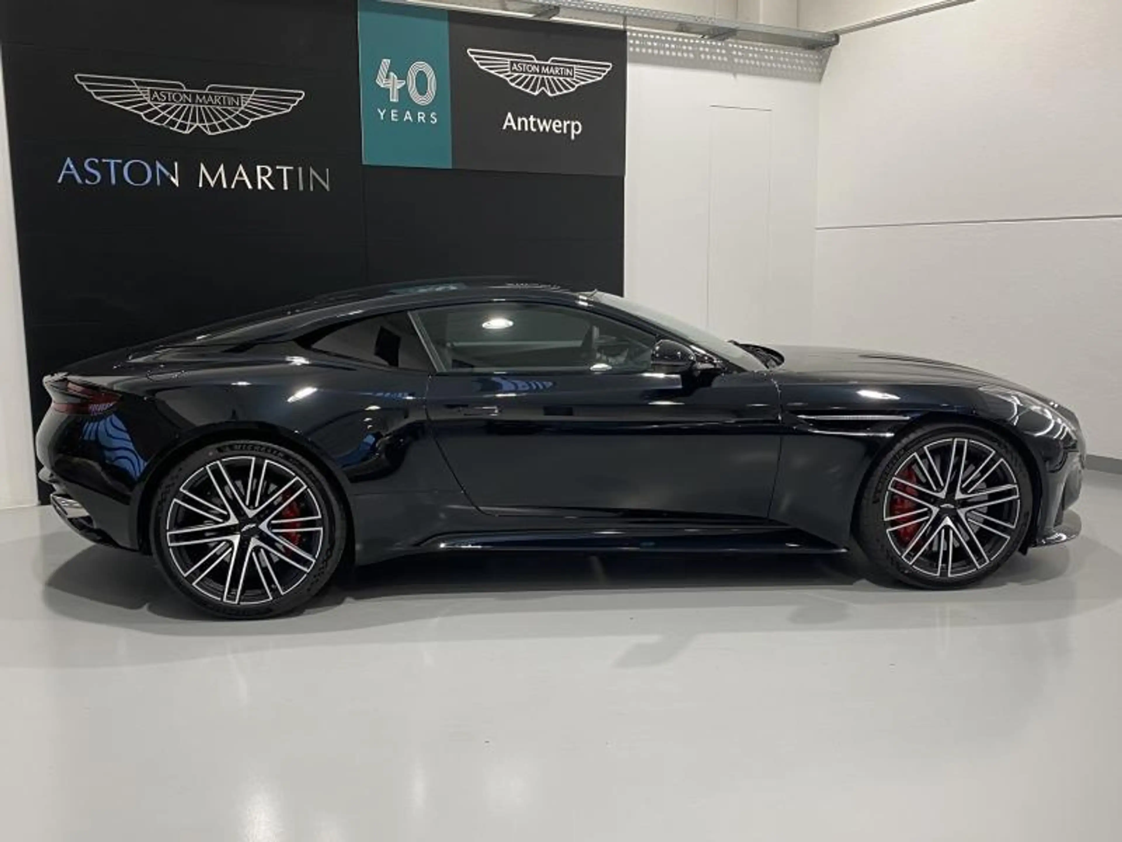 Aston Martin DB12 DB12 — photo 6