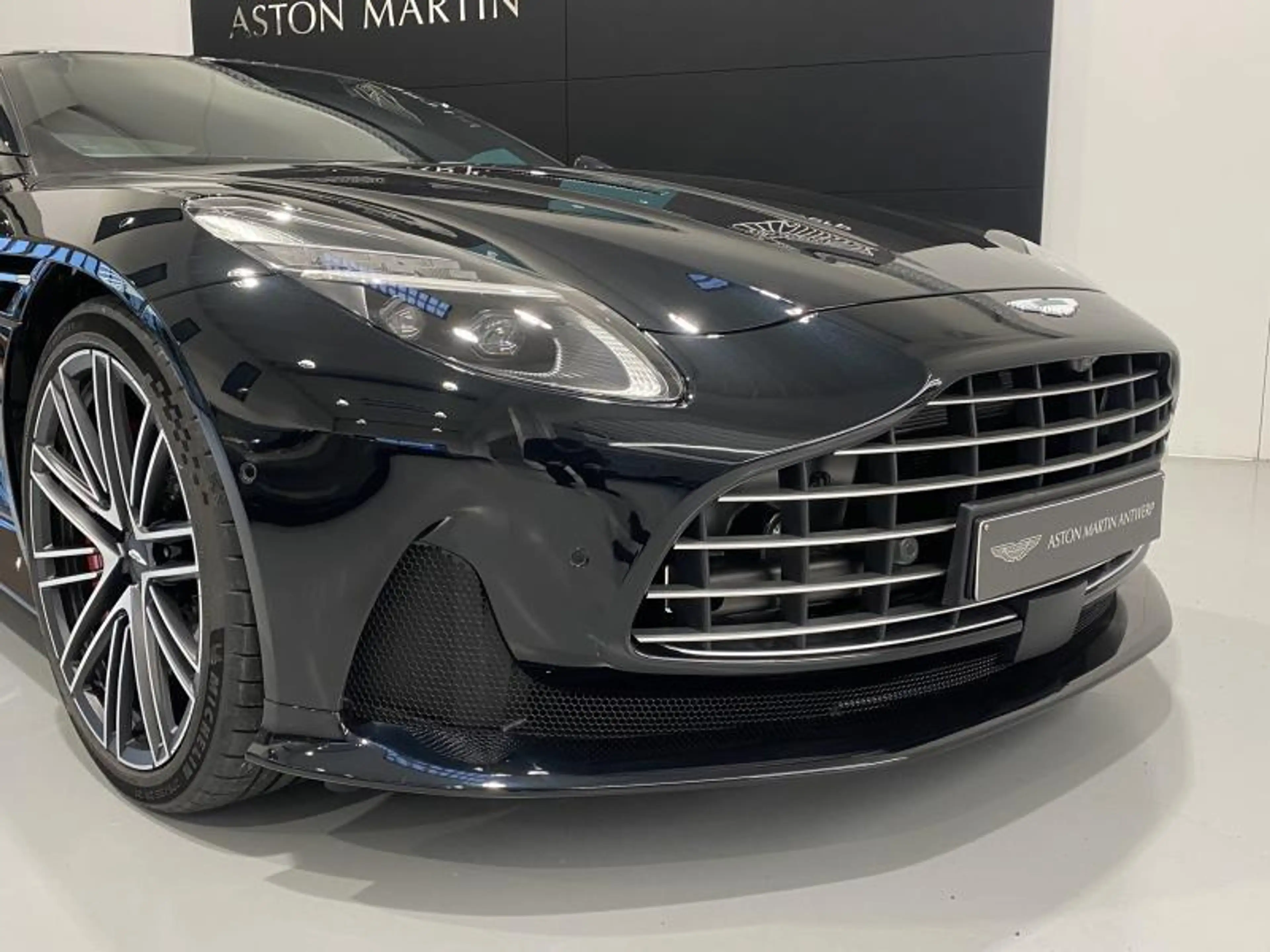 Aston Martin DB12 DB12 — photo 12