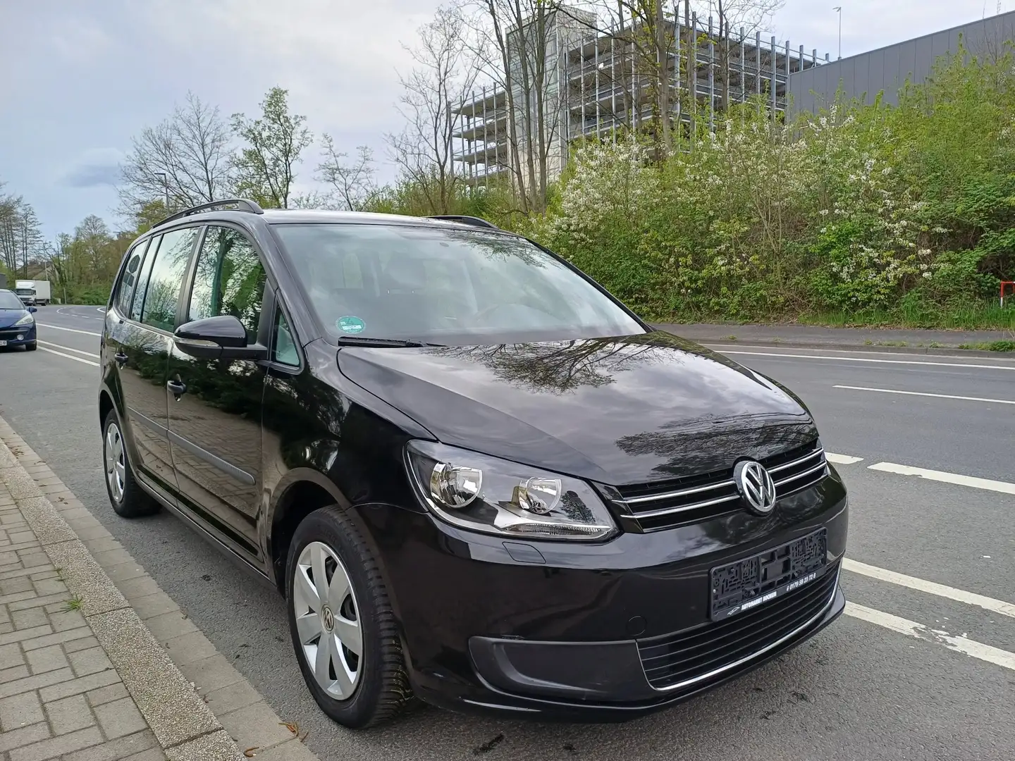 Volkswagen Touran Trendline BMT Schwarz - 1