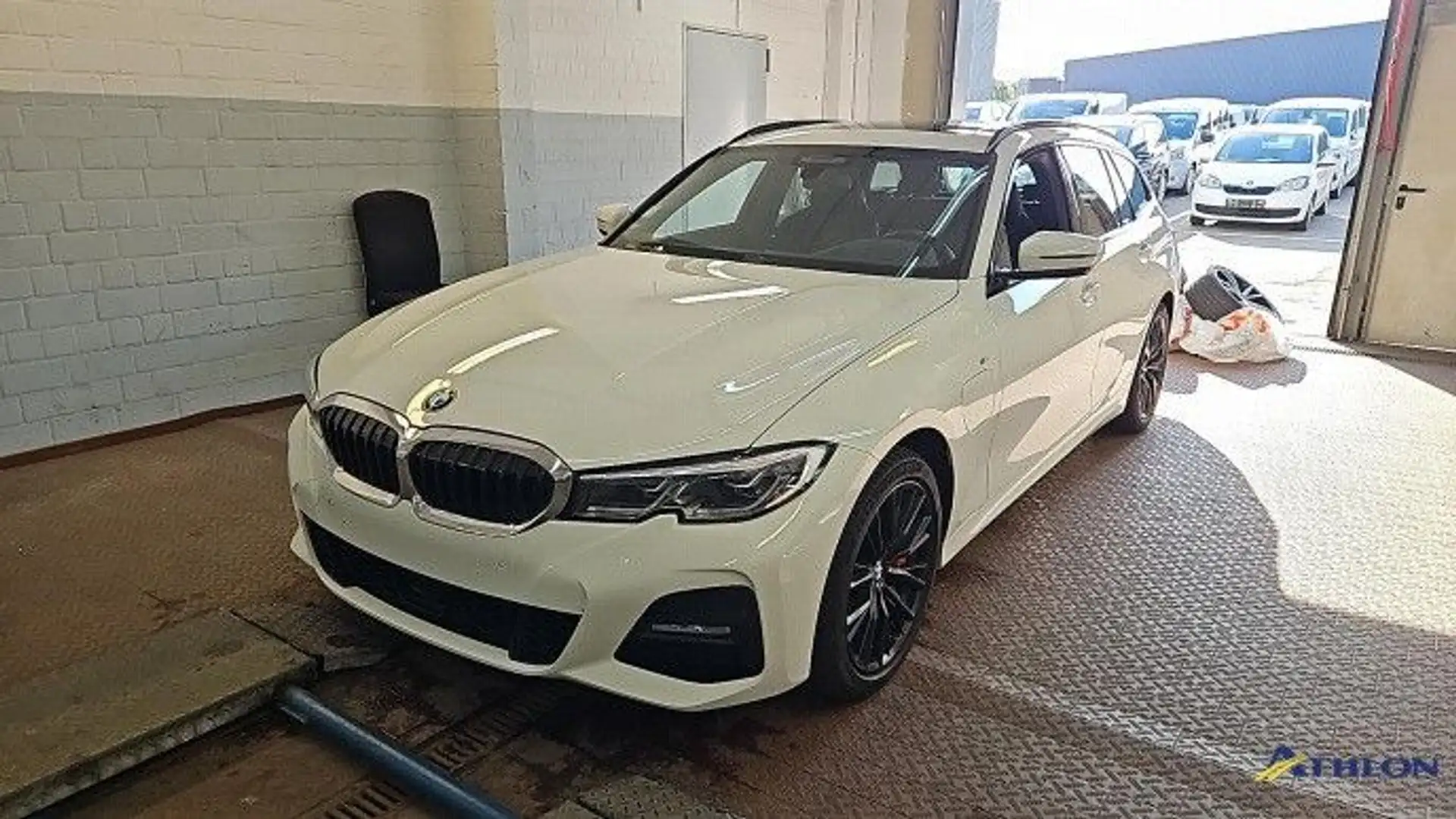 BMW 330 e xDrive Touring M Sport Navi Laser Leder Pan Blanc - 1
