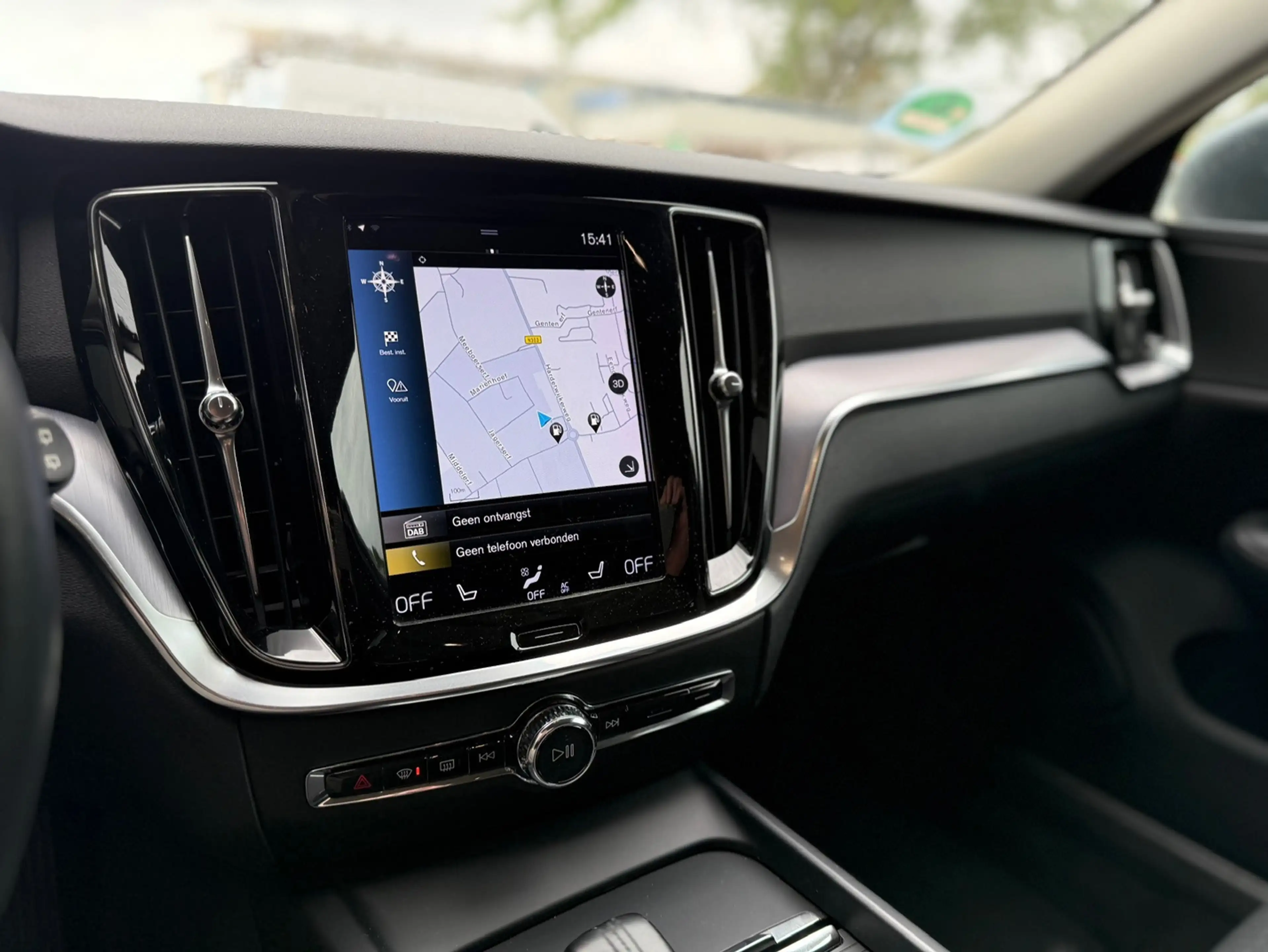 Volvo V60 2.0 B3 Momentum Advantage — photo 16