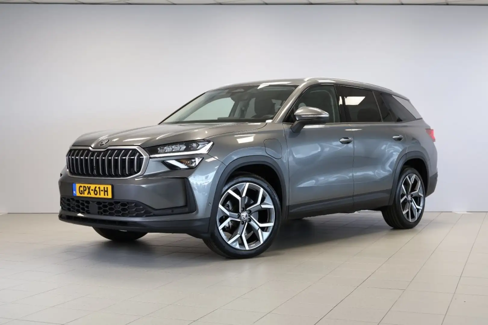 Skoda Kodiaq 1.5 TSI PHEV Business Edition - Pano - CarPlay - D Grijs - 2