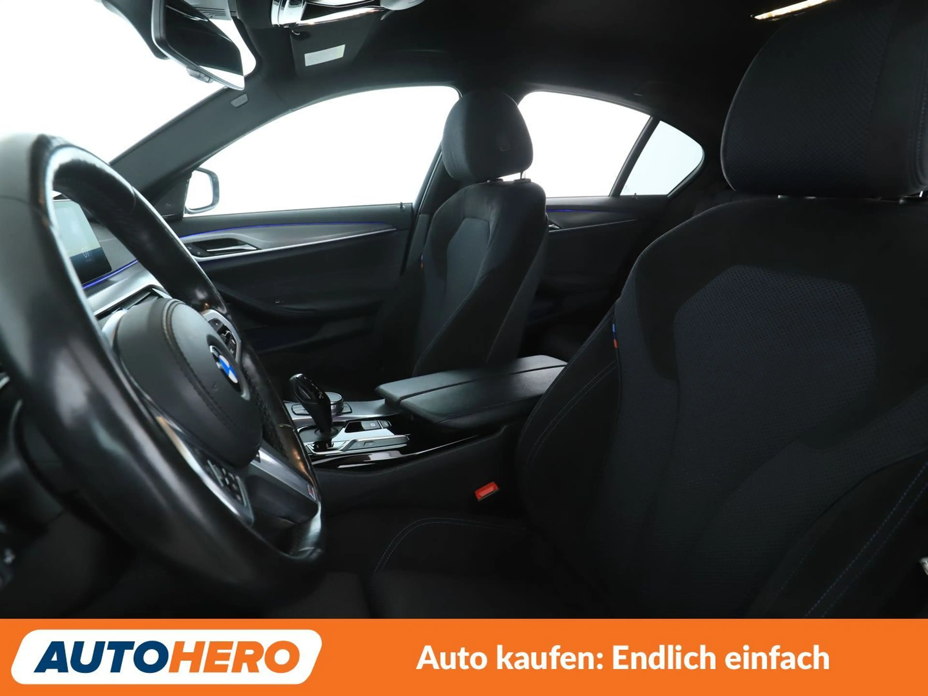 BMW 530 530e M Sport Aut.*NAVI*LED*HUD*ACC*CAM*PDC*SHZ* — photo 10