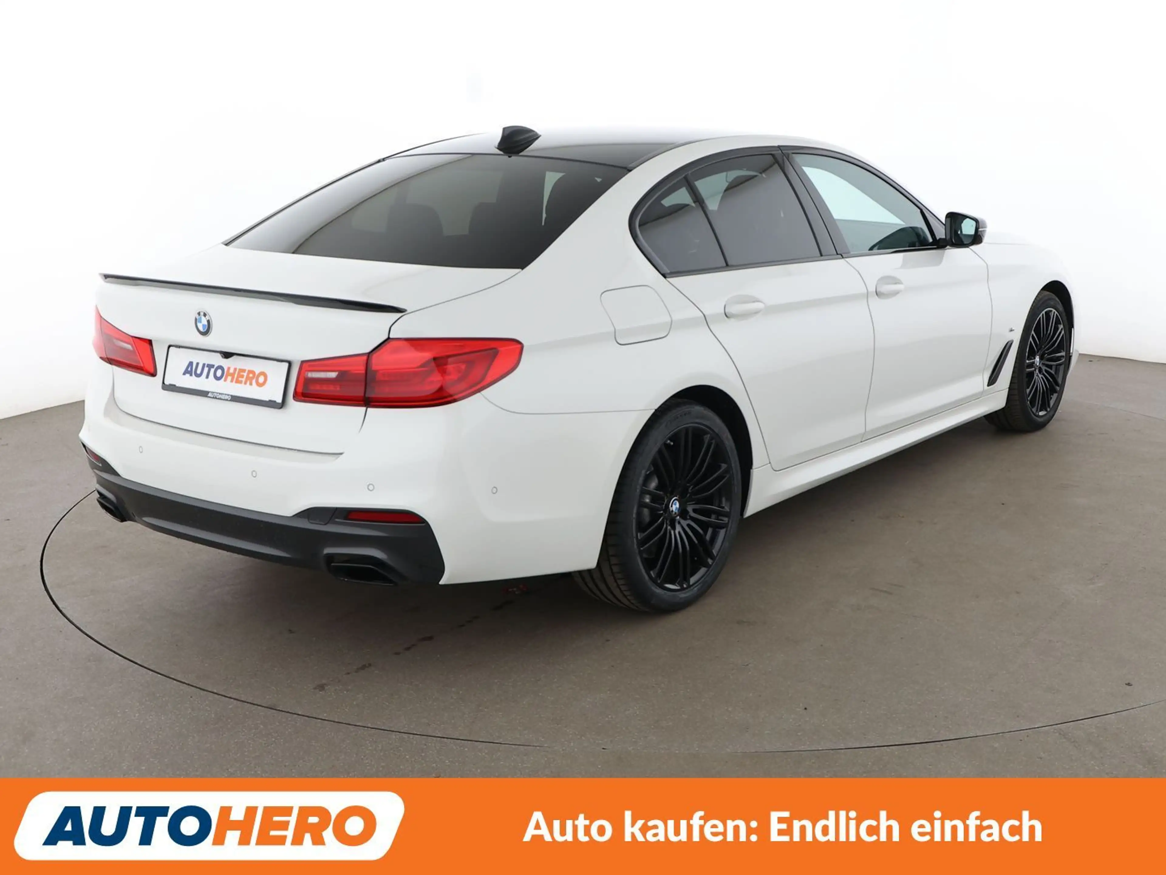 BMW 530 530e M Sport Aut.*NAVI*LED*HUD*ACC*CAM*PDC*SHZ* — photo 6
