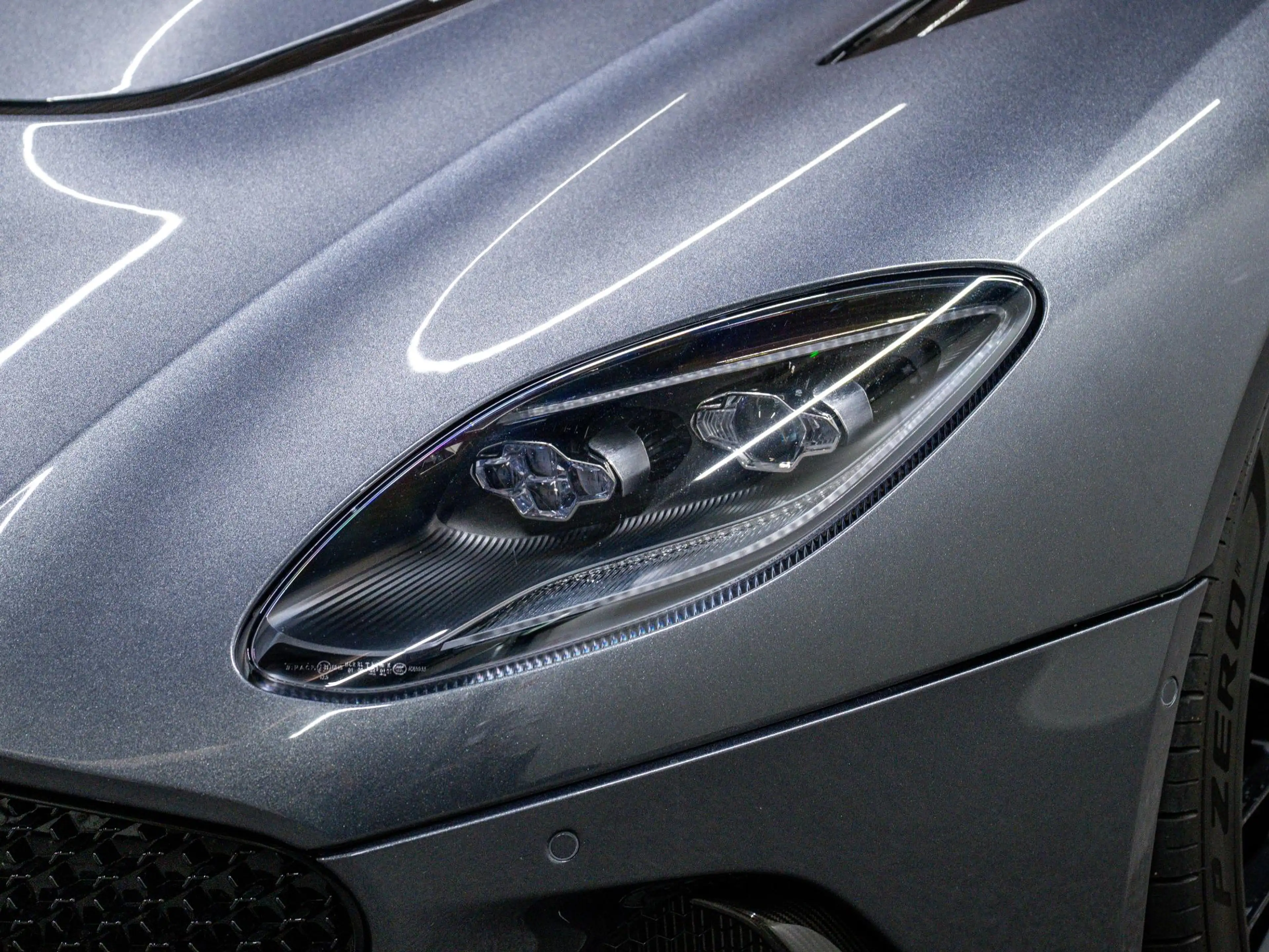 Aston Martin DBS Volante 5.2 V12 | ULITMATE 770 | 1 of 199 | Carbon — photo 15