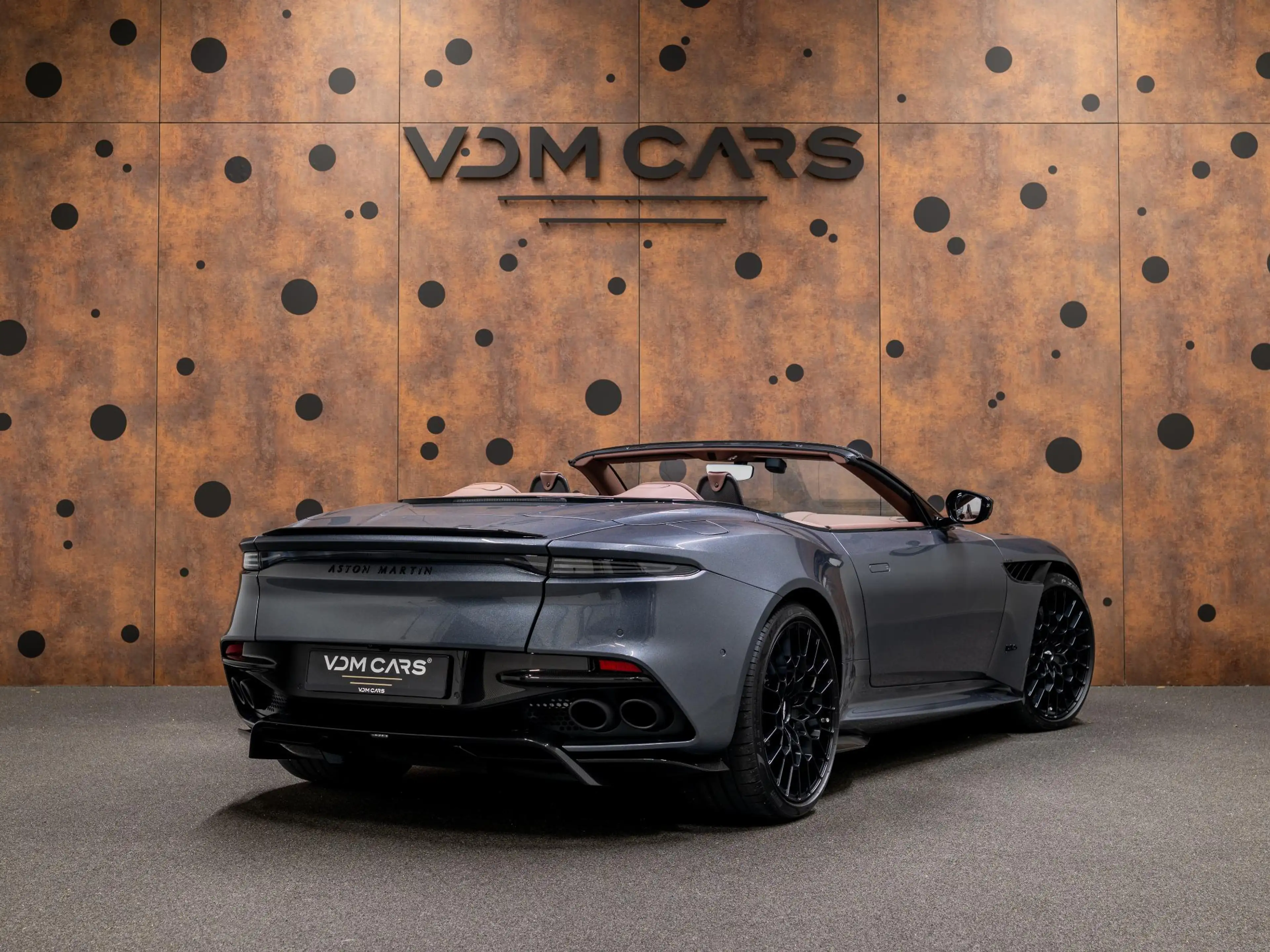 Aston Martin DBS Volante 5.2 V12 | ULITMATE 770 | 1 of 199 | Carbon — photo 5