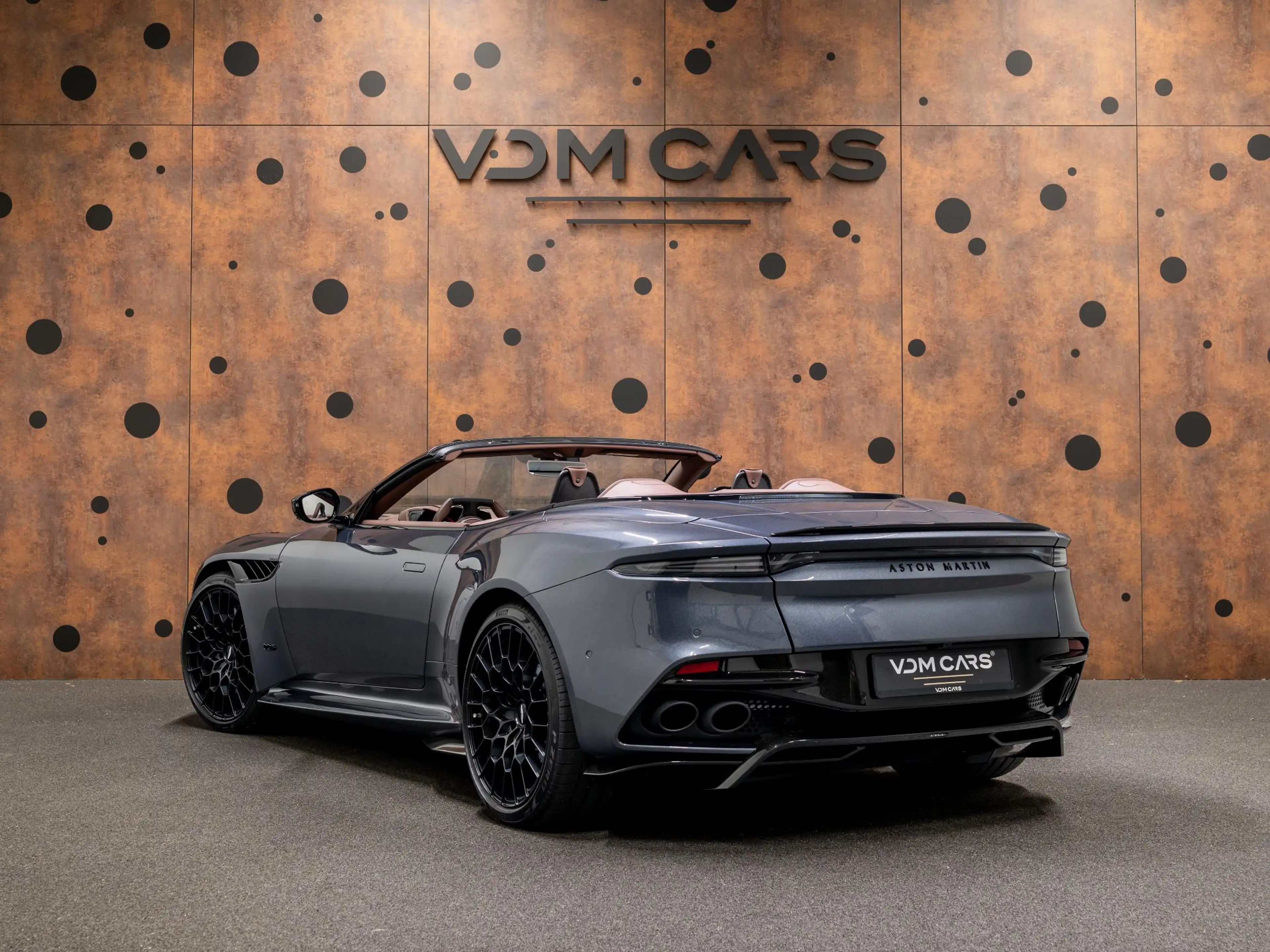 Aston Martin DBS Volante 5.2 V12 | ULITMATE 770 | 1 of 199 | Carbon — photo 3