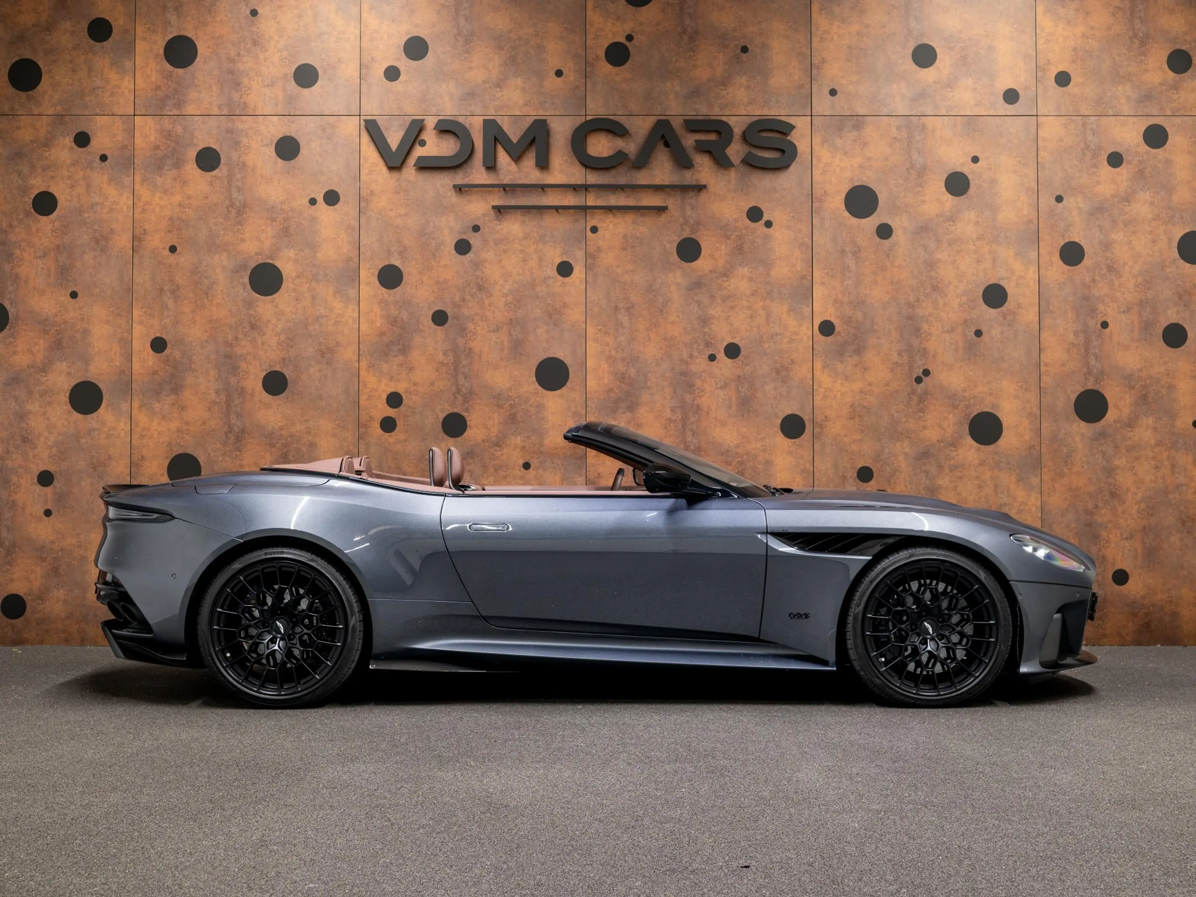 Aston Martin DBS Volante 5.2 V12 | ULITMATE 770 | 1 of 199 | Carbon — photo 6