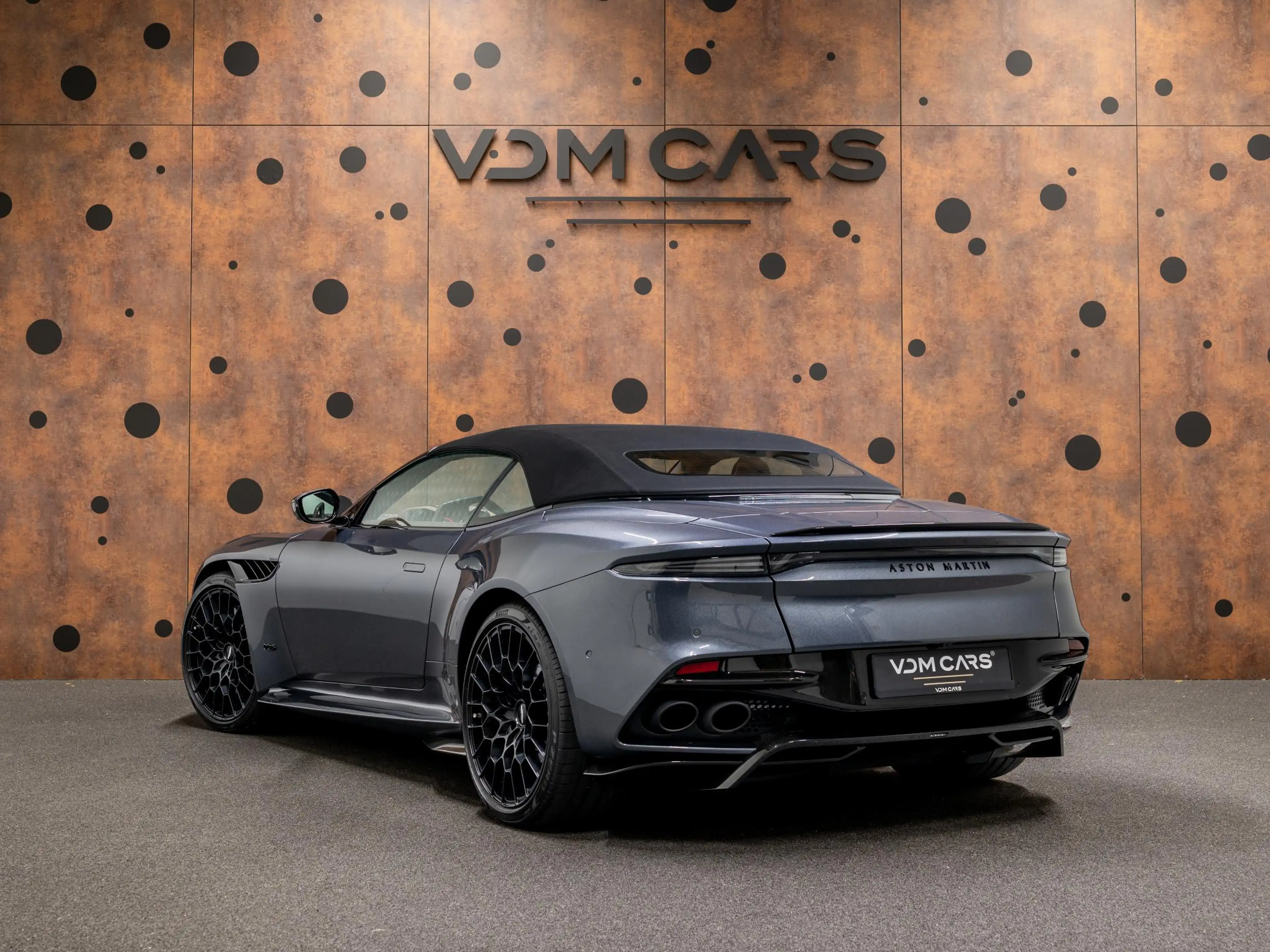 Aston Martin DBS Volante 5.2 V12 | ULITMATE 770 | 1 of 199 | Carbon — photo 10