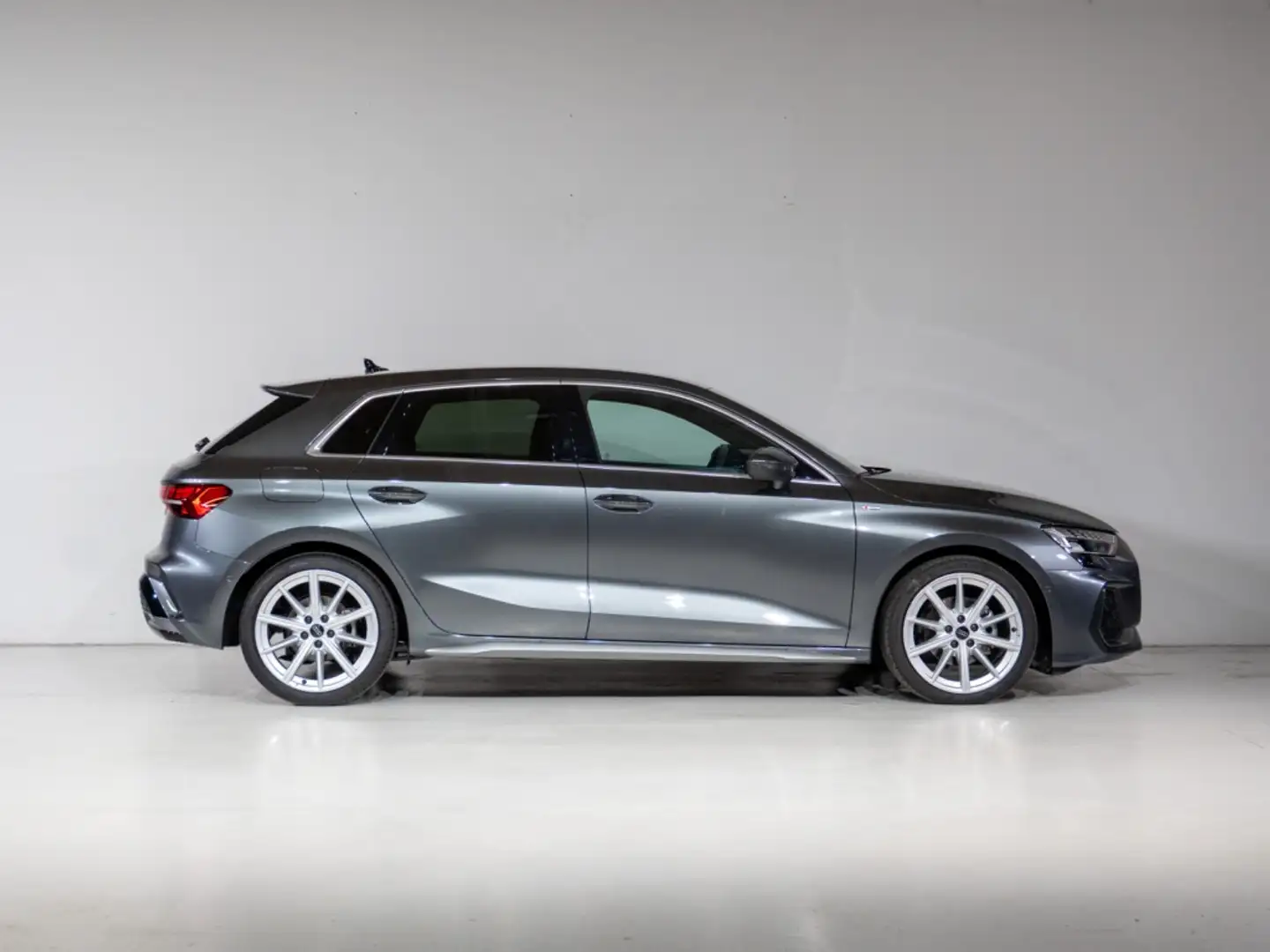 Audi A3 2.0 35 TDI S TRONIC S LINE SPORTBACK 5P Gris - 2