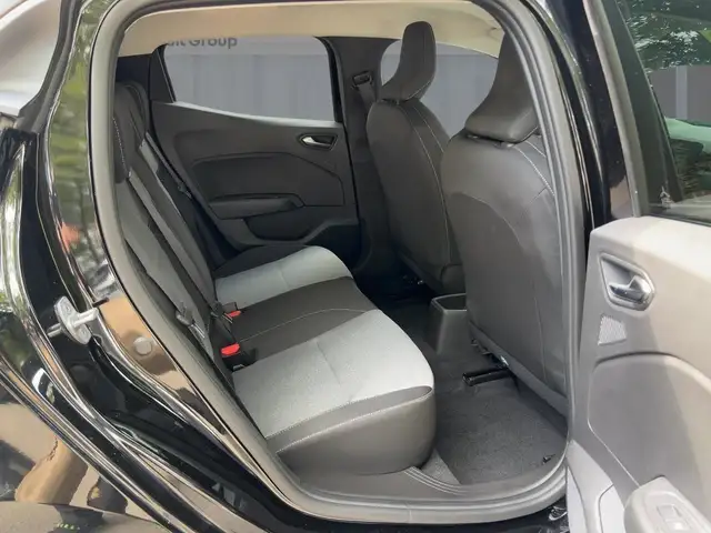 Renault Clio view 9