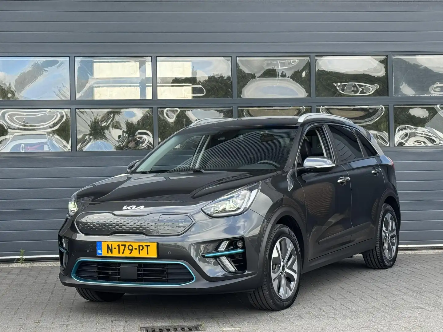 Kia e-Niro EXECUTIVELINE 64 KWH I 100% SOH I 3 FASE I APPLE C Grey - 1