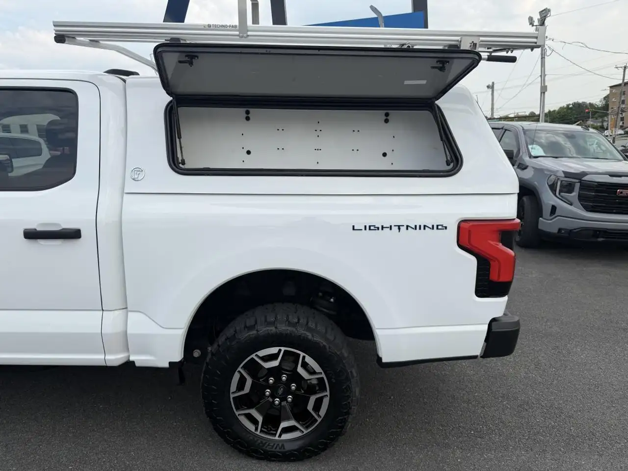 Ford F 150 Lightning photo Ford F 150 Lightning