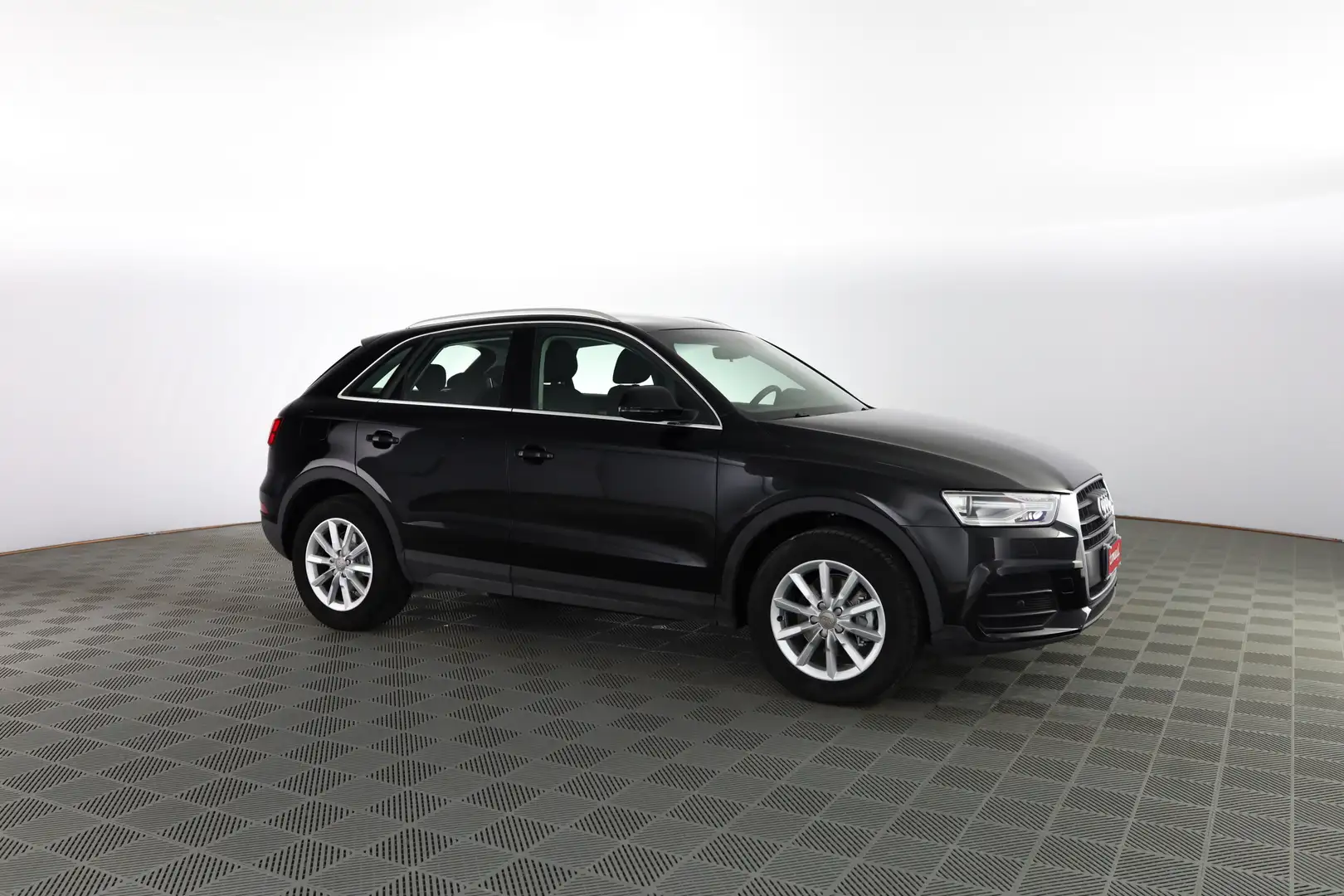 Audi Q3 AUDI Q3 2.0 TDI 120 CV S line Edition Nero - 2