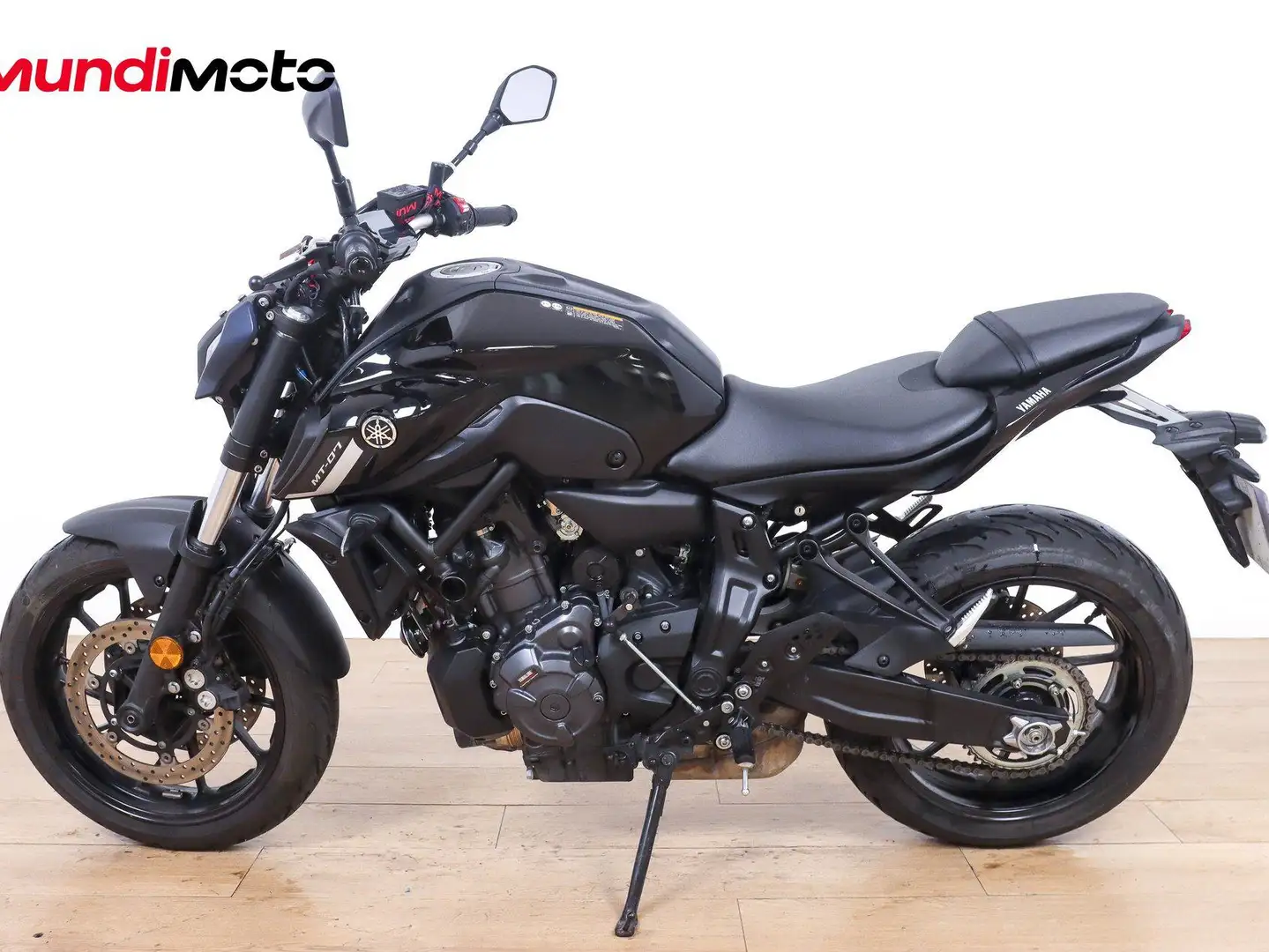 Yamaha MT-07 Noleggio Nero - 2