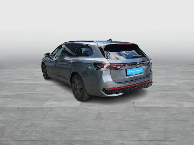 Volkswagen Passat view 4