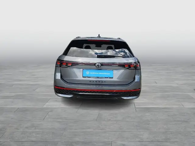 Volkswagen Passat view 5