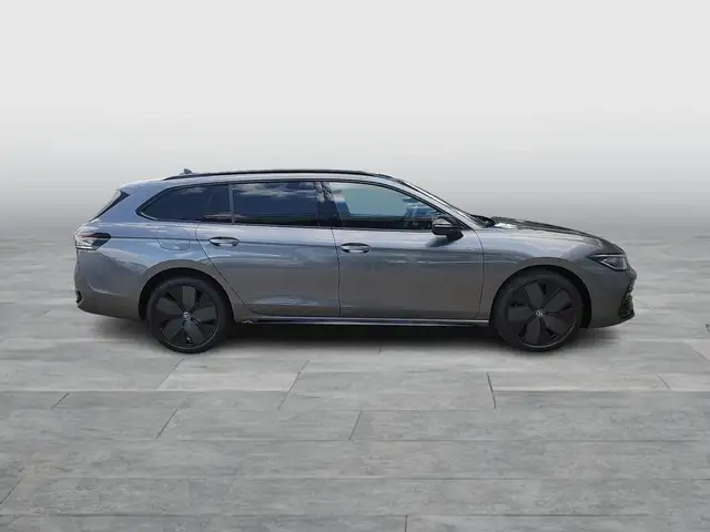 Volkswagen Passat view 6