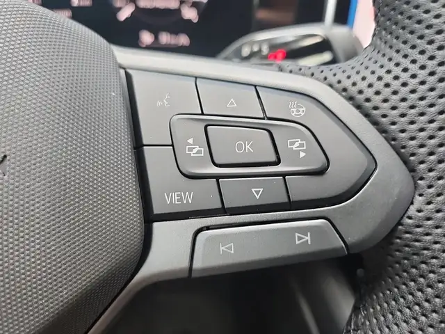 Volkswagen Passat view 15