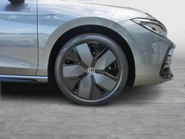 Volkswagen Passat view 7