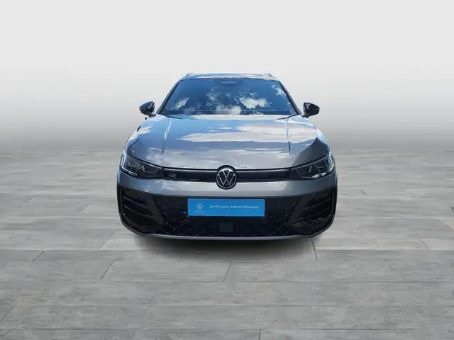 Volkswagen Passat view 2