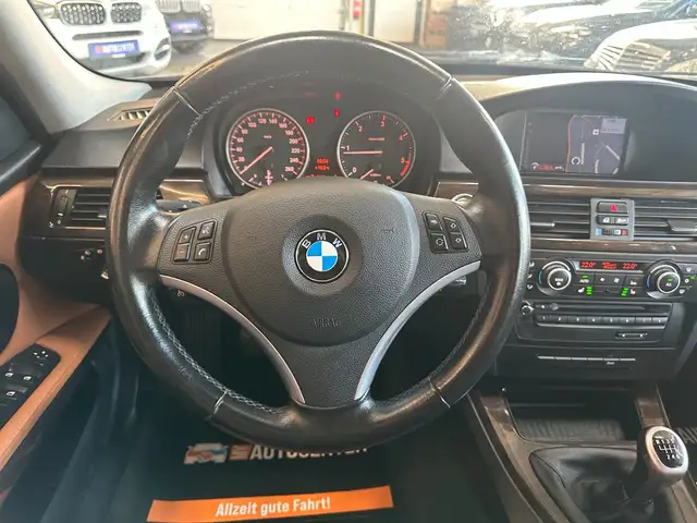 BMW 3 Series view 7